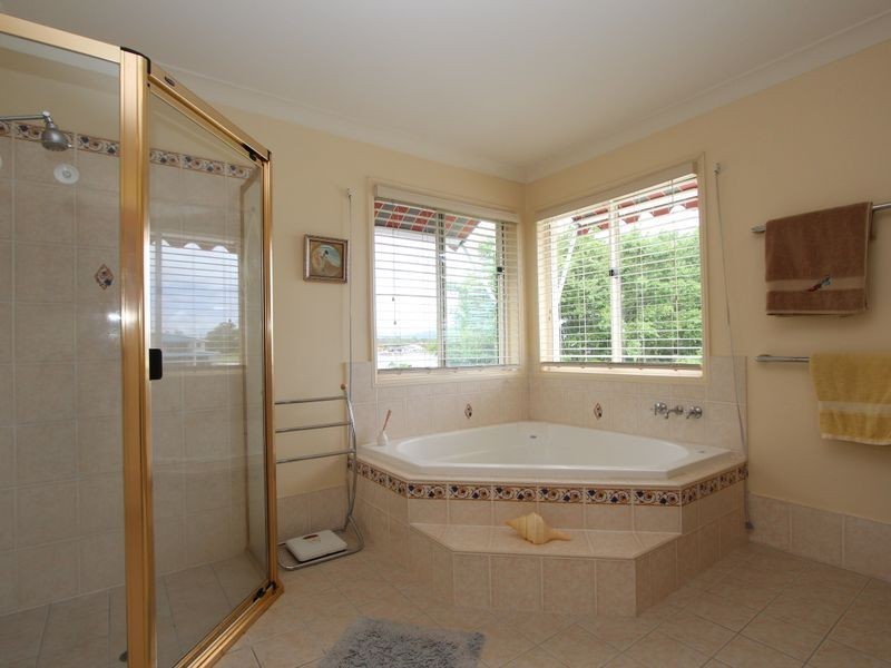 42 Parkwater Terrace, Helensvale QLD 4212