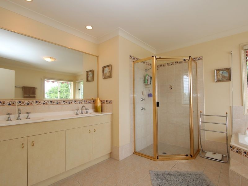 42 Parkwater Terrace, Helensvale QLD 4212