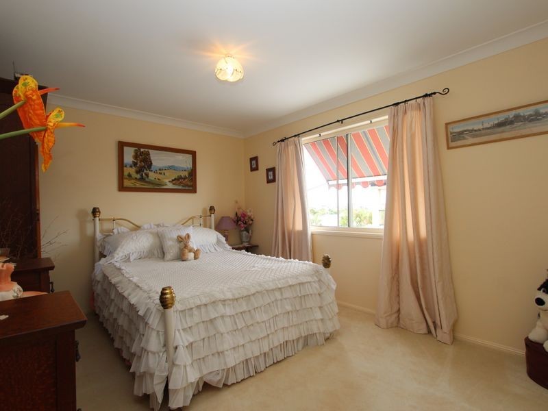 42 Parkwater Terrace, Helensvale QLD 4212