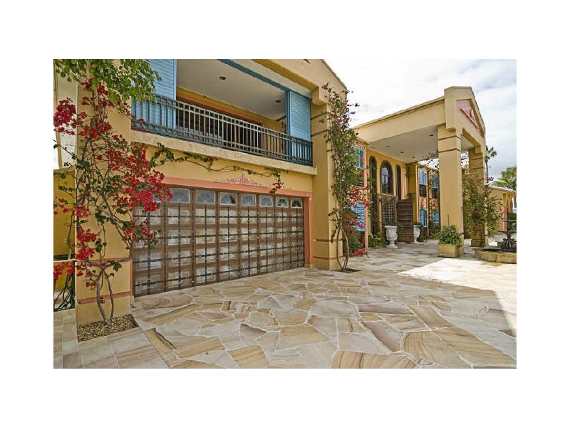 Sovereign Islands QLD 4216