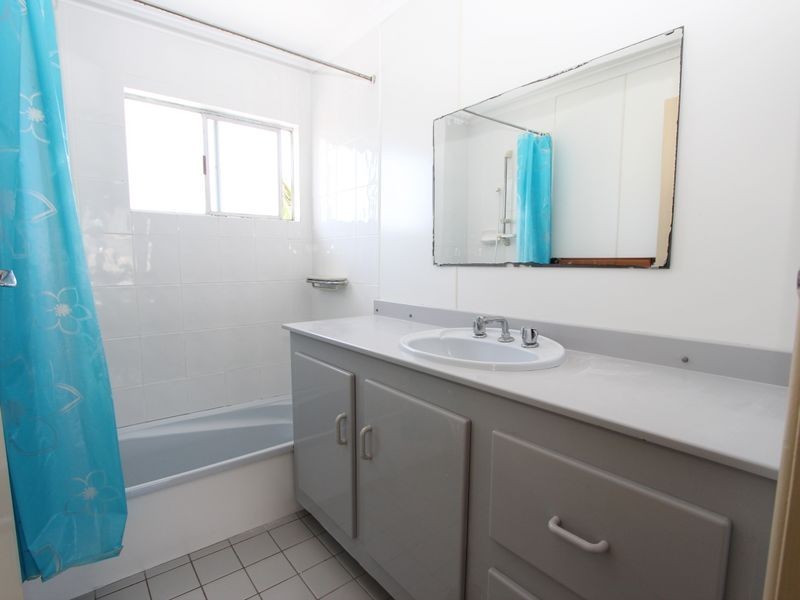 5 Swallow Avenue, Paradise Point QLD 4216