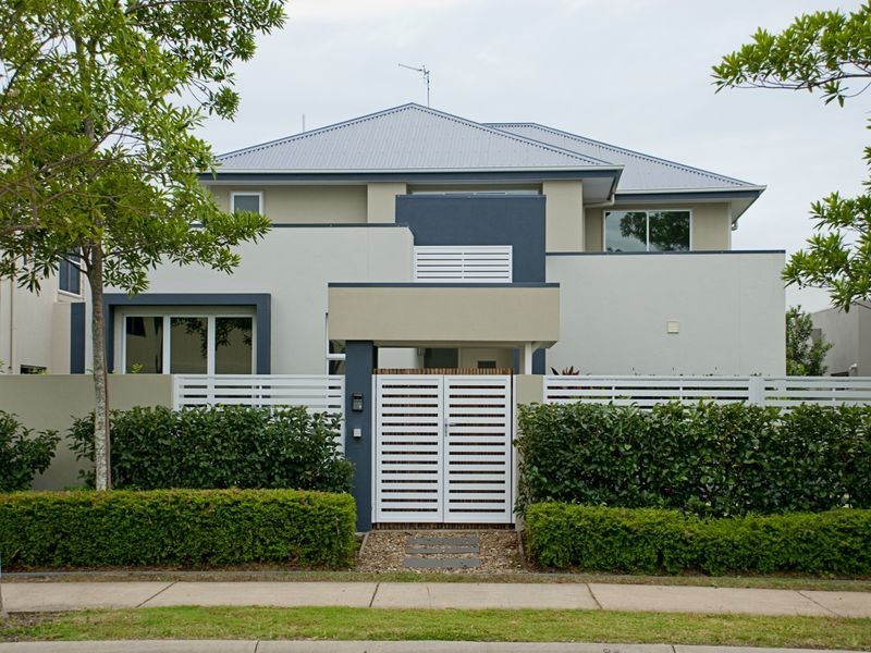 3 Onshore Place, Helensvale QLD 4212