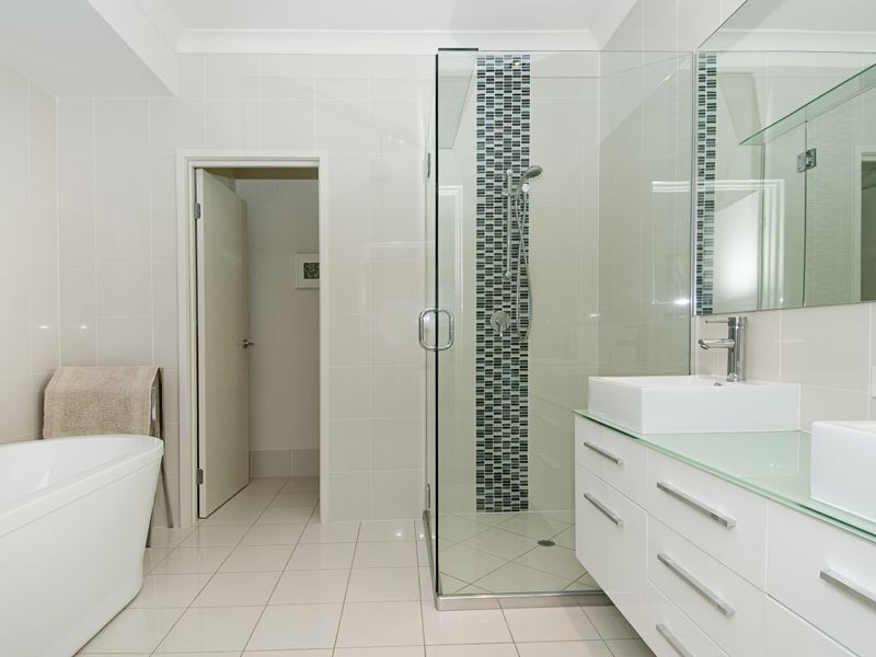 3 Onshore Place, Helensvale QLD 4212