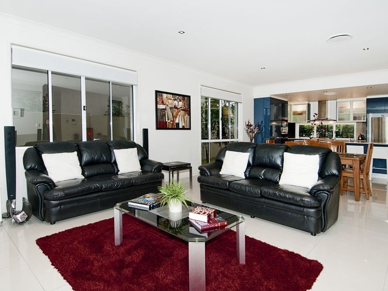3 Onshore Place, Helensvale QLD 4212