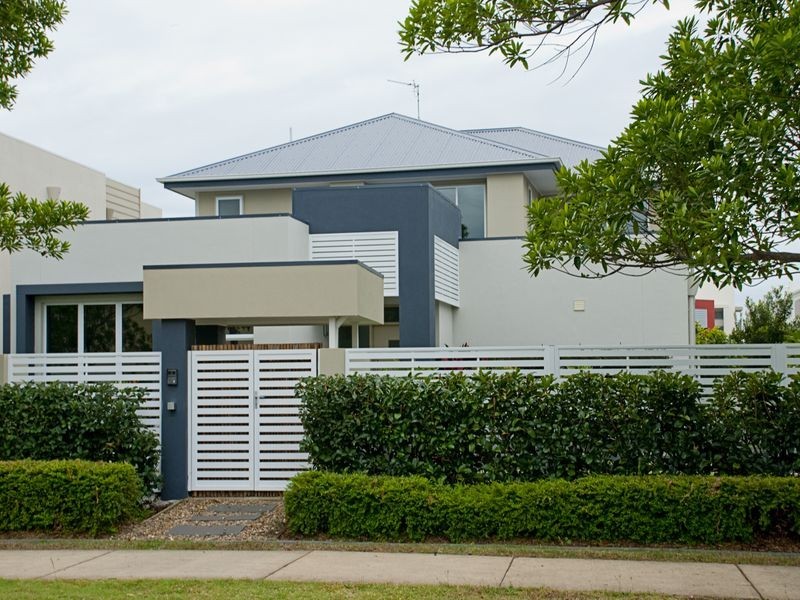 3 Onshore Place, Helensvale QLD 4212