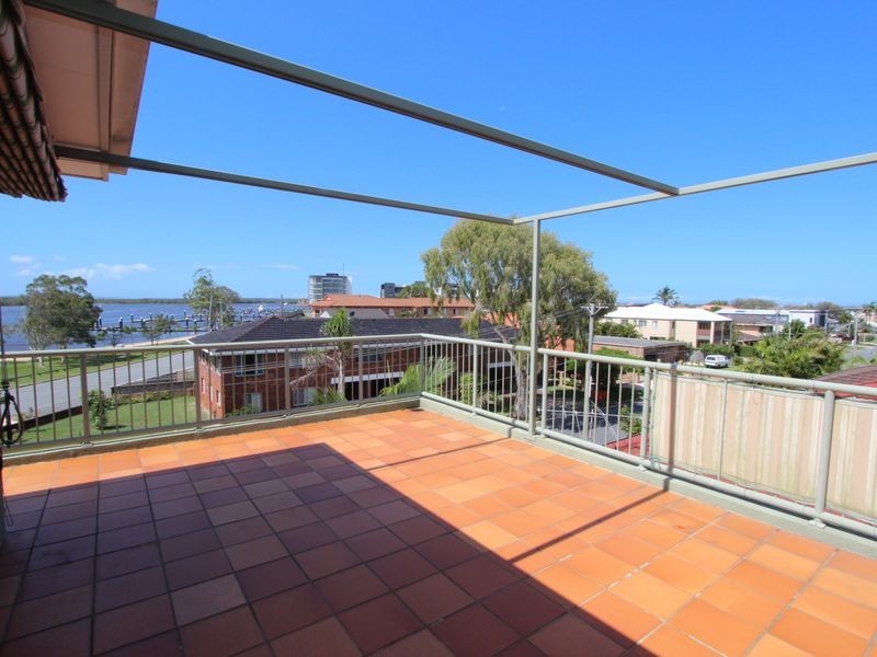 8/7 Esplanade West, Paradise Point QLD 4216