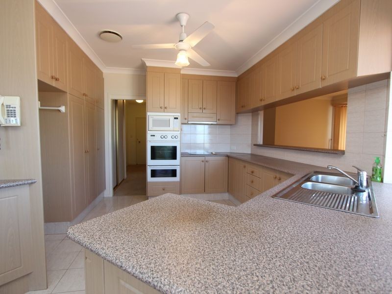 8/7 Esplanade West, Paradise Point QLD 4216