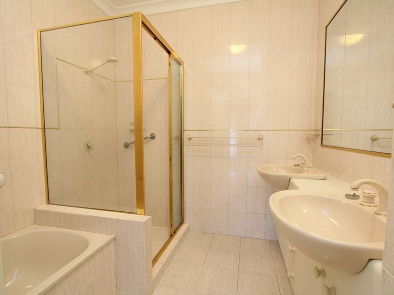 8/7 Esplanade West, Paradise Point QLD 4216