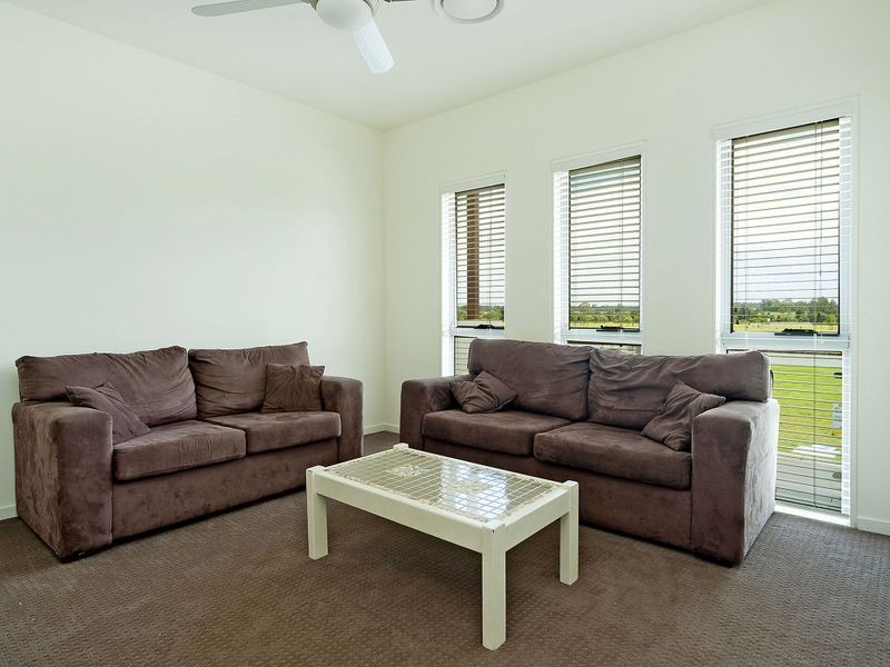 31 Harbourvue Court, Helensvale QLD 4212