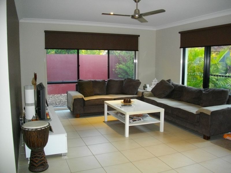 19 Riverlinks  Boulevarde, Helensvale QLD 4212