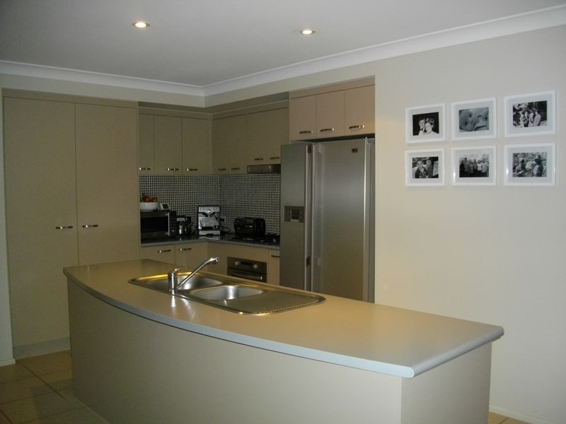 19 Riverlinks  Boulevarde, Helensvale QLD 4212