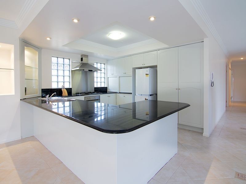 1 Parkwater Point, Helensvale QLD 4212