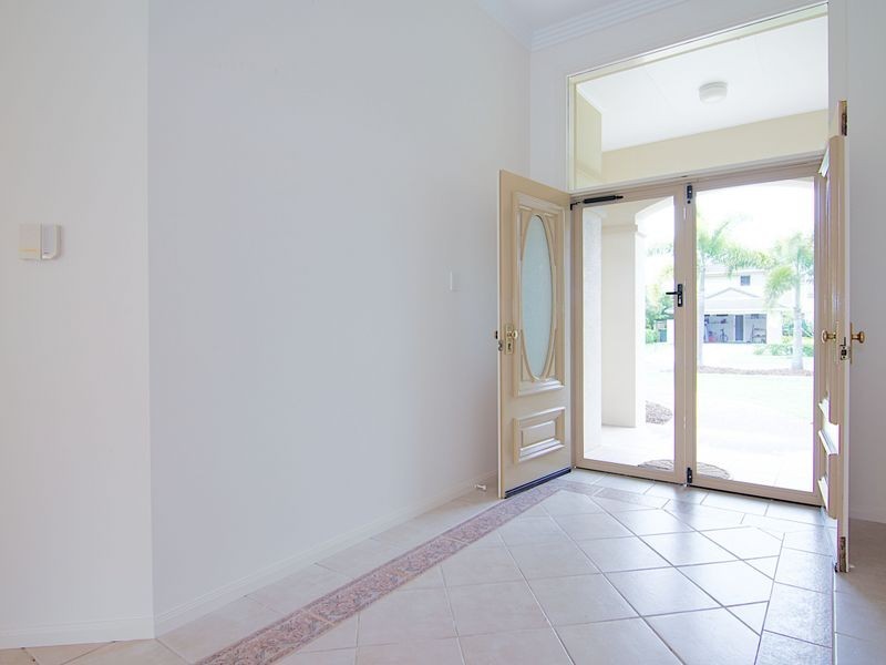 1 Parkwater Point, Helensvale QLD 4212