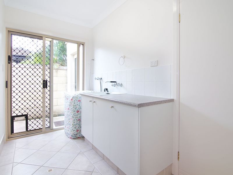 1 Parkwater Point, Helensvale QLD 4212