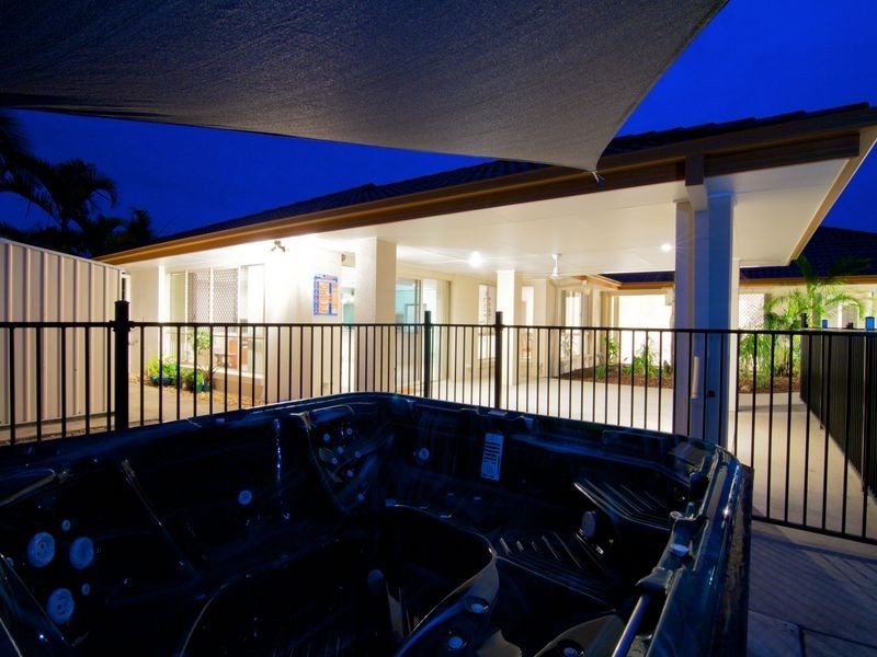 1 Parkwater Point, Helensvale QLD 4212