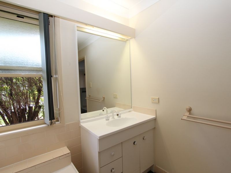 176/125 Hansford Road, Coombabah QLD 4216