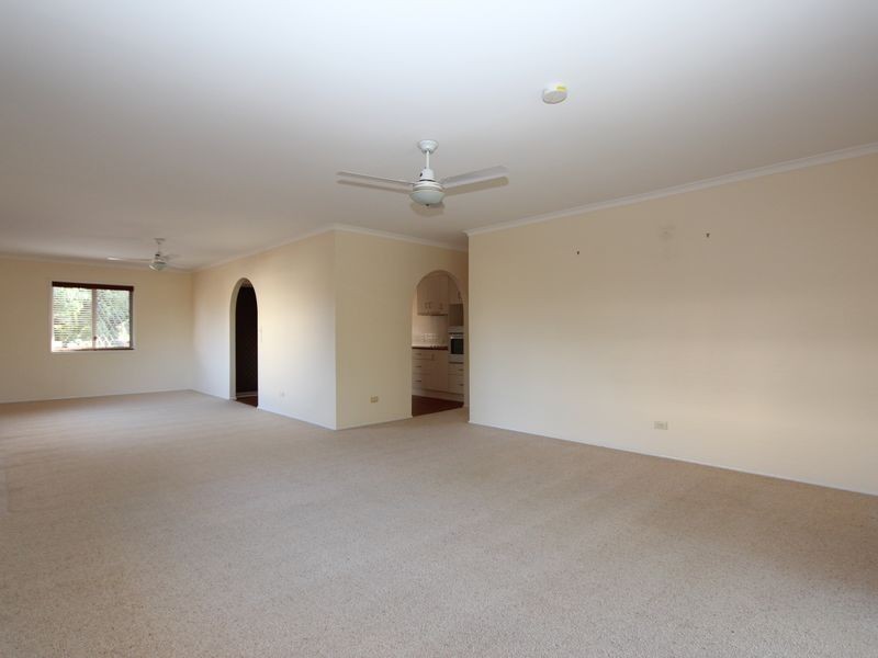 16 Victor Avenue, Paradise Point QLD 4216