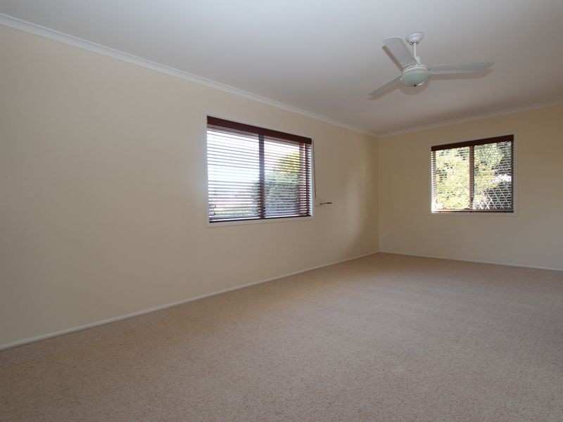 16 Victor Avenue, Paradise Point QLD 4216