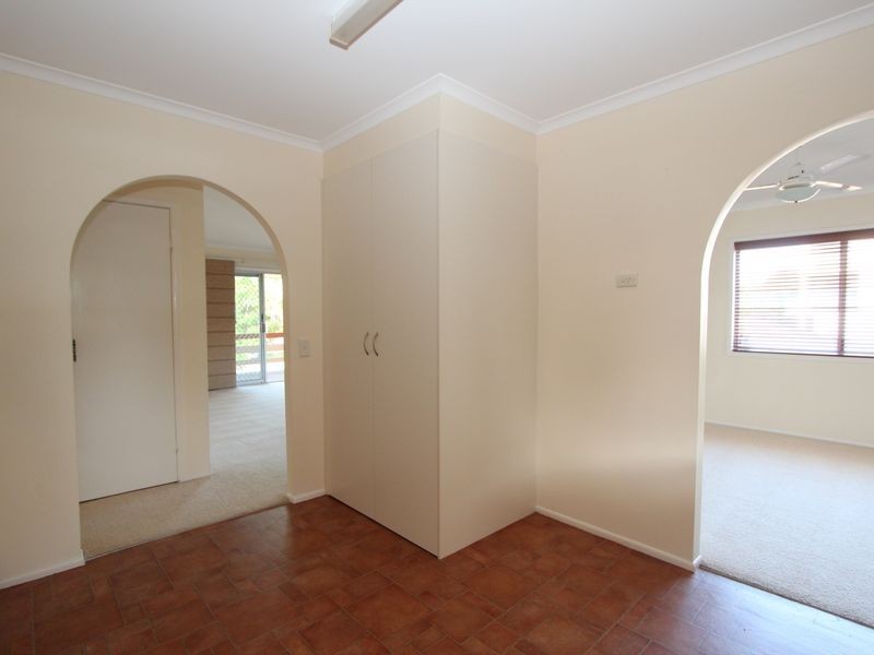 16 Victor Avenue, Paradise Point QLD 4216