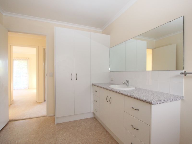 16 Victor Avenue, Paradise Point QLD 4216
