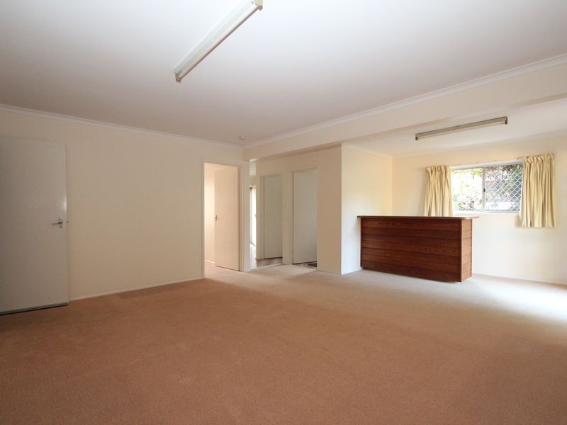 16 Victor Avenue, Paradise Point QLD 4216