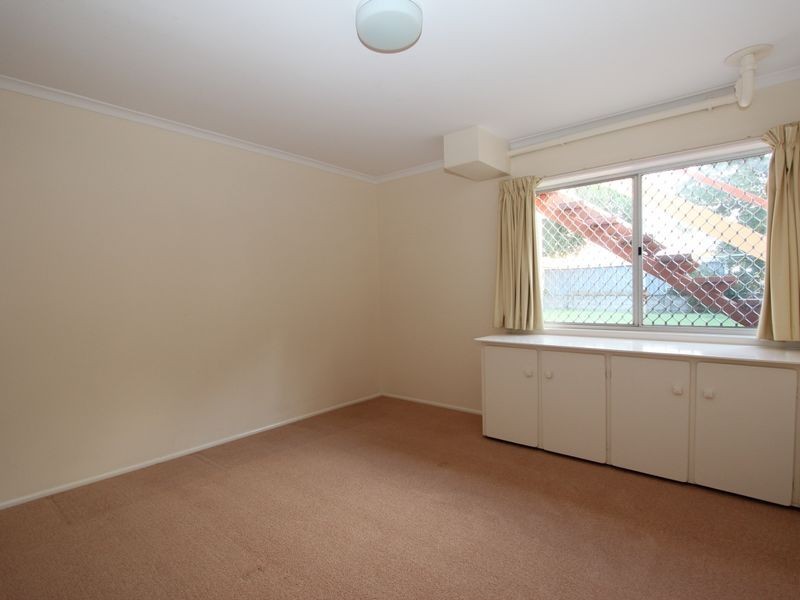 16 Victor Avenue, Paradise Point QLD 4216