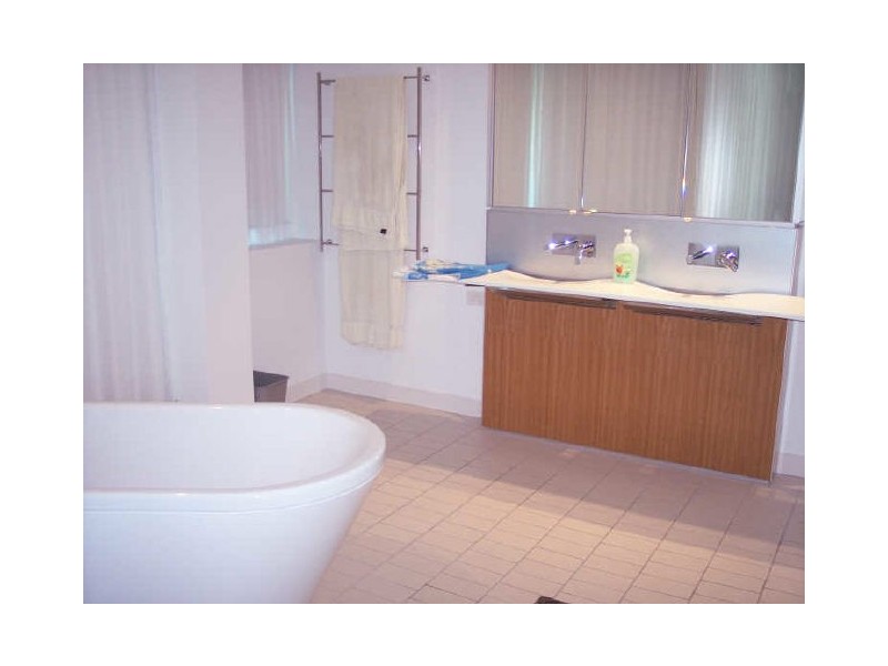 Paradise Point QLD 4216