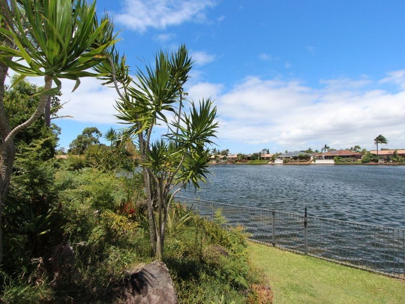 1/12 Possum Crescent, Coombabah QLD 4216