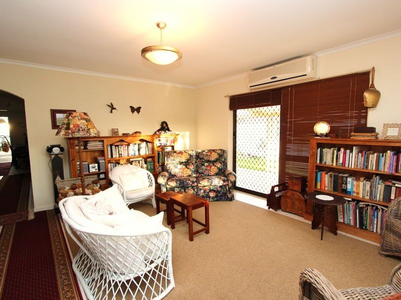 69 Jacaranda Avenue, Hollywell QLD 4216