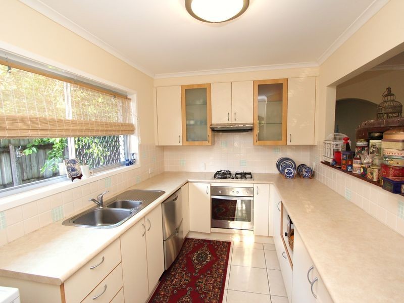 69 Jacaranda Avenue, Hollywell QLD 4216