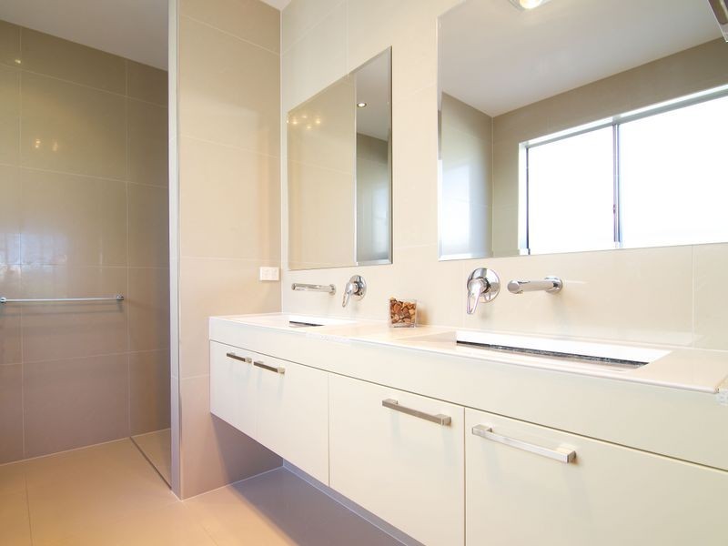 2562 Cressbrook Drive, Hope Island QLD 4212