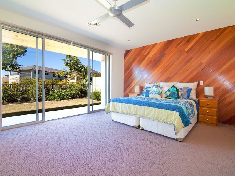 2562 Cressbrook Drive, Hope Island QLD 4212