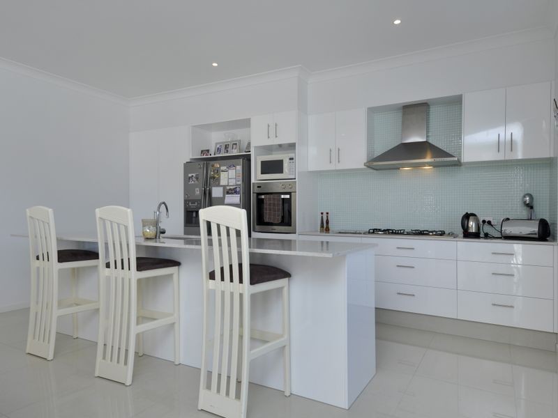 27 Palladium Bvd, Hope Island QLD 4212