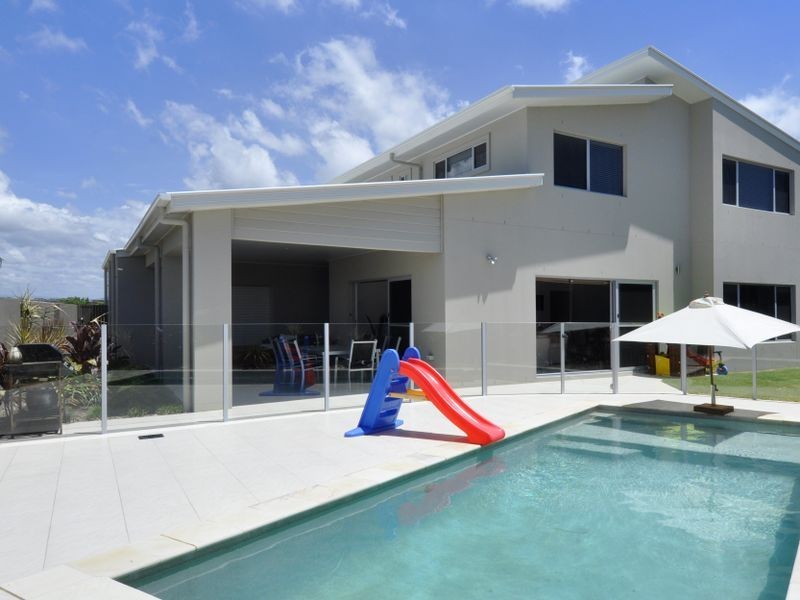 27 Palladium Bvd, Hope Island QLD 4212