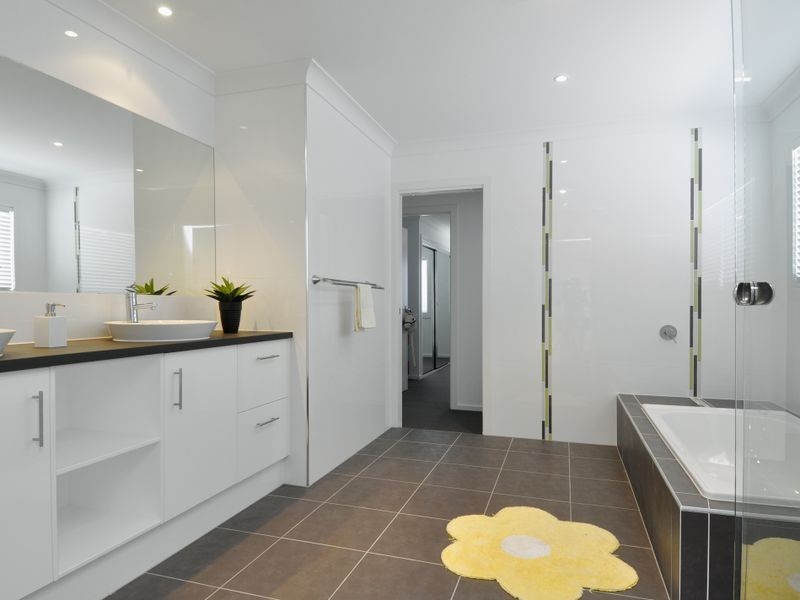 27 Palladium Bvd, Hope Island QLD 4212