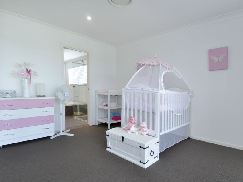 27 Palladium Bvd, Hope Island QLD 4212