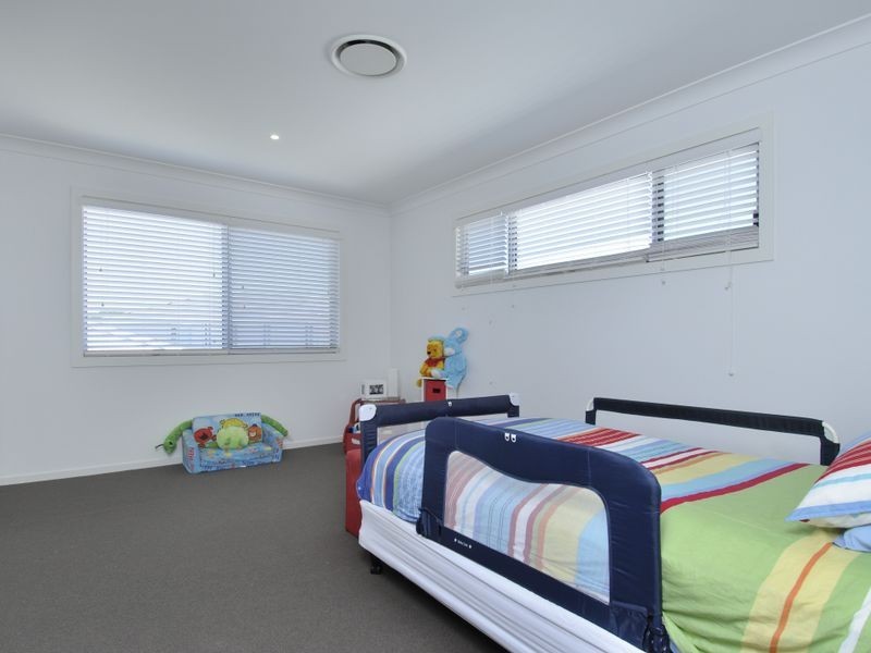 27 Palladium Bvd, Hope Island QLD 4212