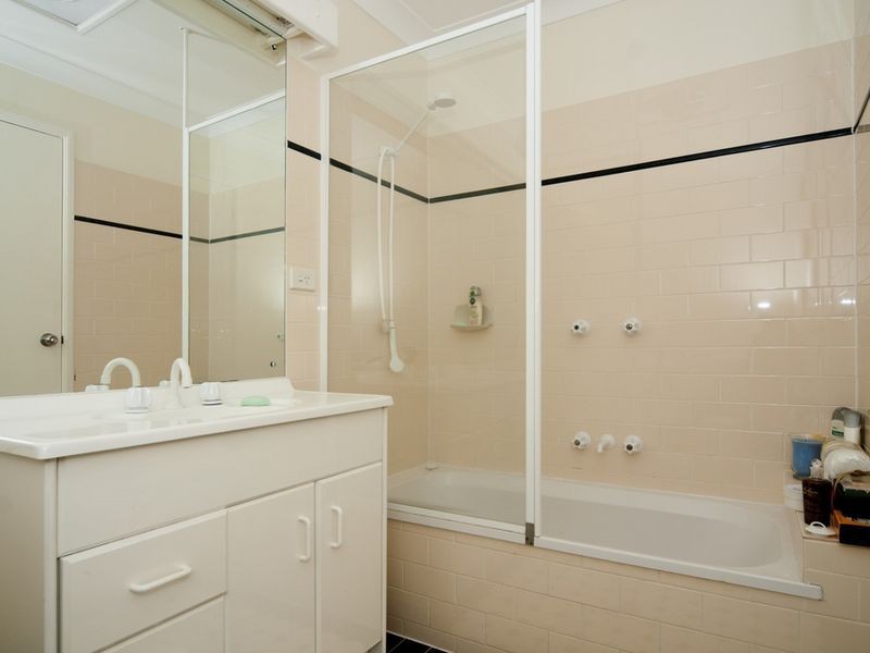 240/125 Hansford Road, Coombabah QLD 4216