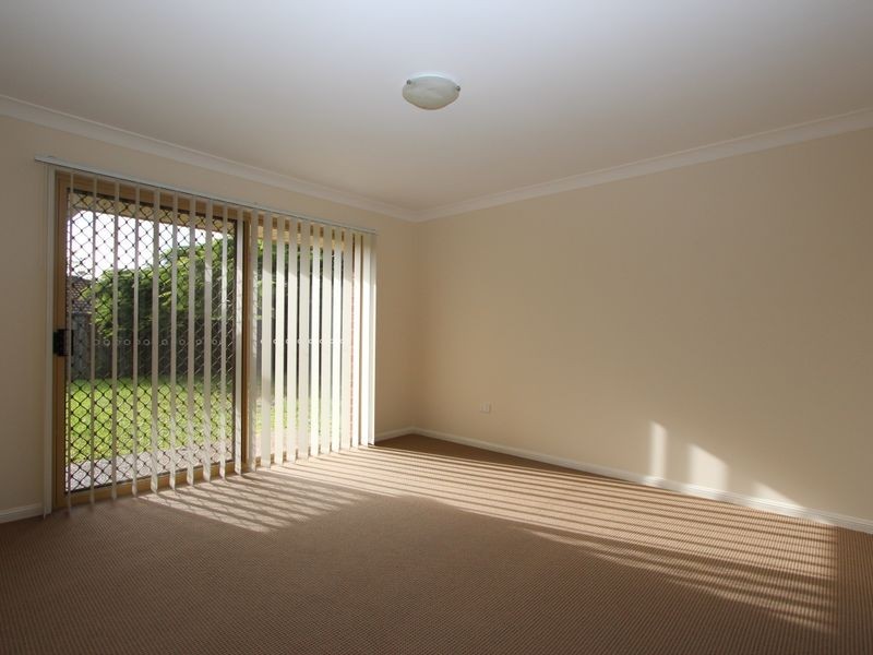 5 Barrs Avenue, Oxenford QLD 4210