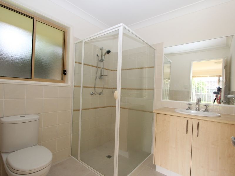 5 Barrs Avenue, Oxenford QLD 4210