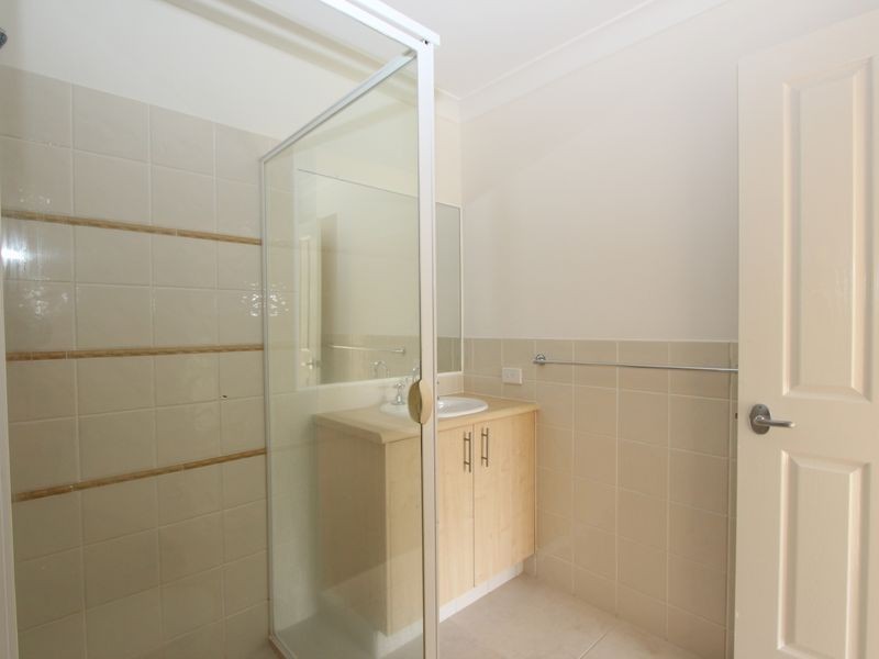 5 Barrs Avenue, Oxenford QLD 4210