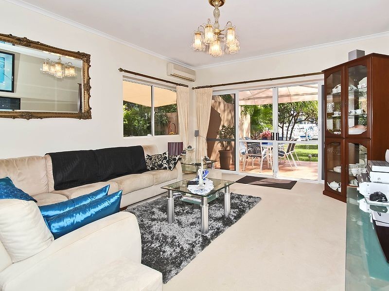 1/3 Marina Crescent, Hollywell QLD 4216