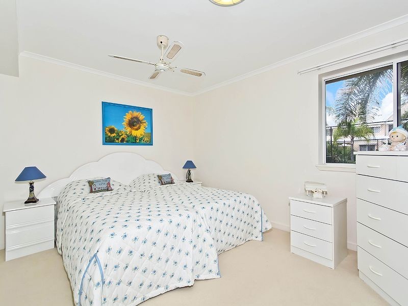 1/3 Marina Crescent, Hollywell QLD 4216