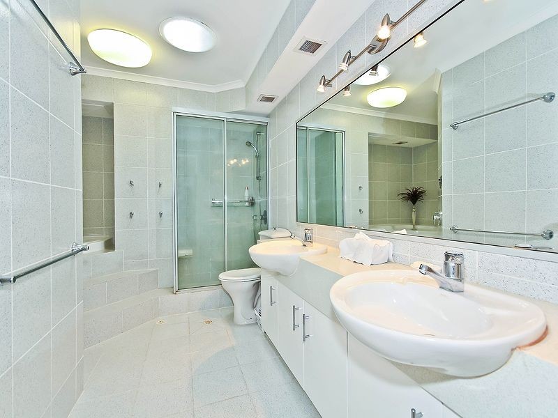 1/3 Marina Crescent, Hollywell QLD 4216