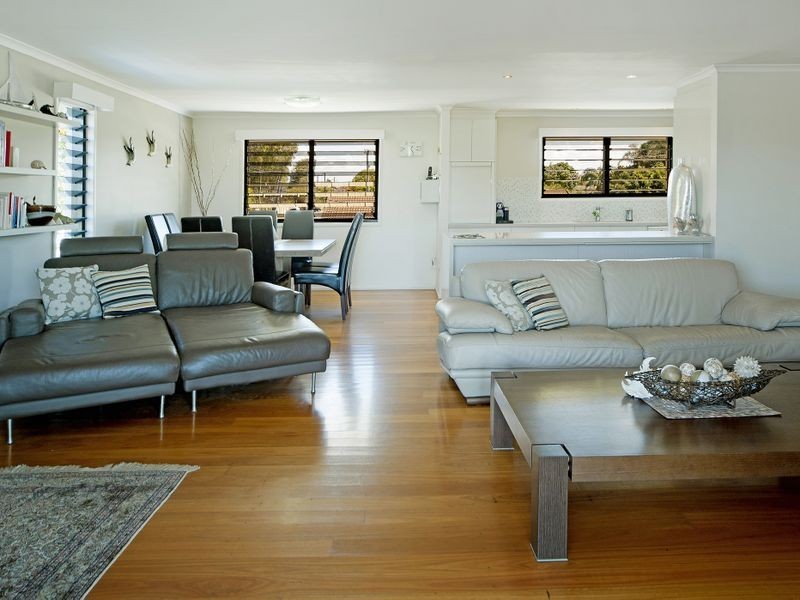 40 Abalone Avenue, Paradise Point QLD 4216
