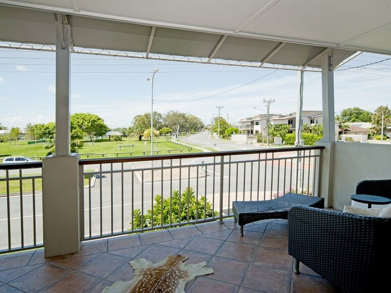 40 Abalone Avenue, Paradise Point QLD 4216