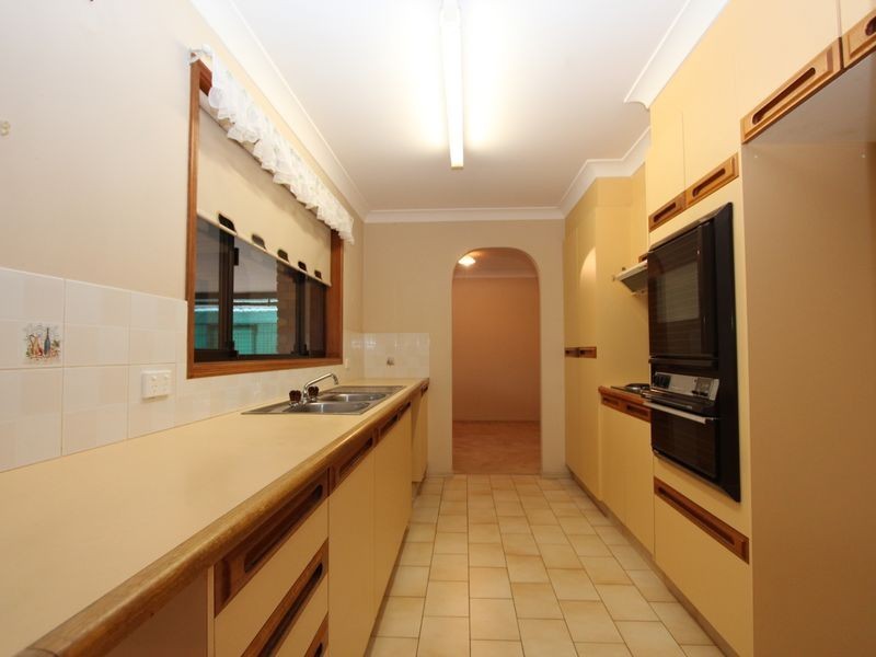 4 Lakefield Crescent, Paradise Point QLD 4216