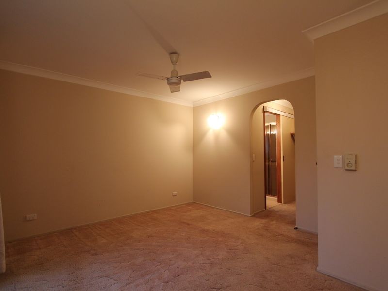 4 Lakefield Crescent, Paradise Point QLD 4216