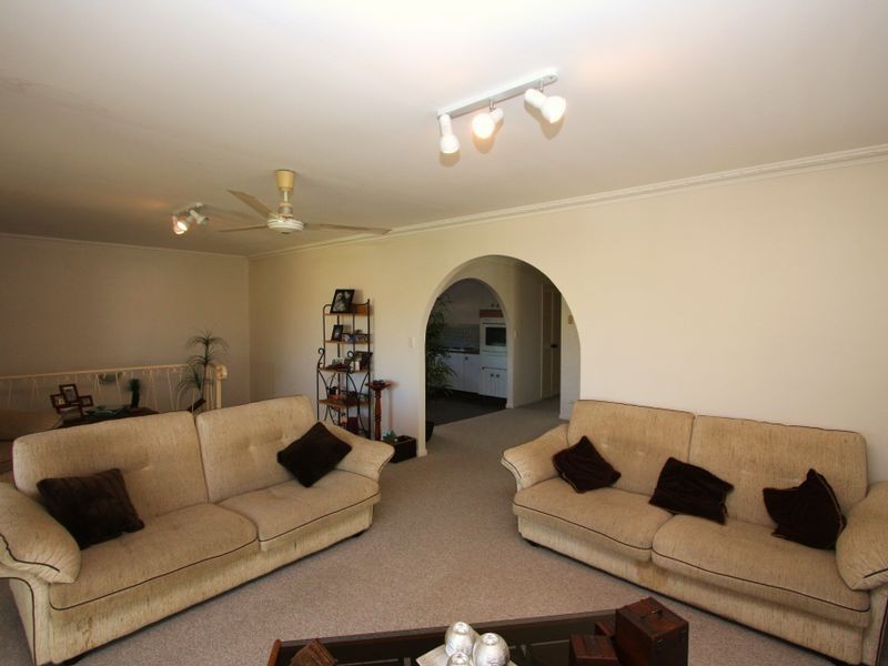 2/17 Teal Avenue, Paradise Point QLD 4216