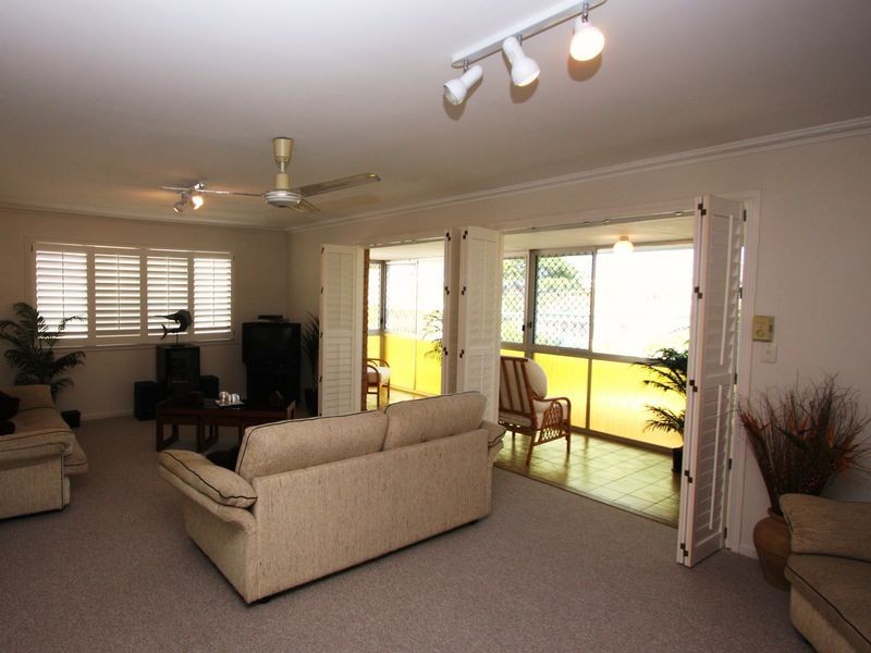 2/17 Teal Avenue, Paradise Point QLD 4216